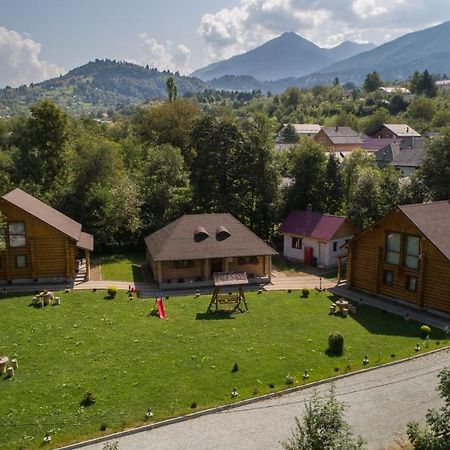 Отель Casutele Din Мойсей Экстерьер фото