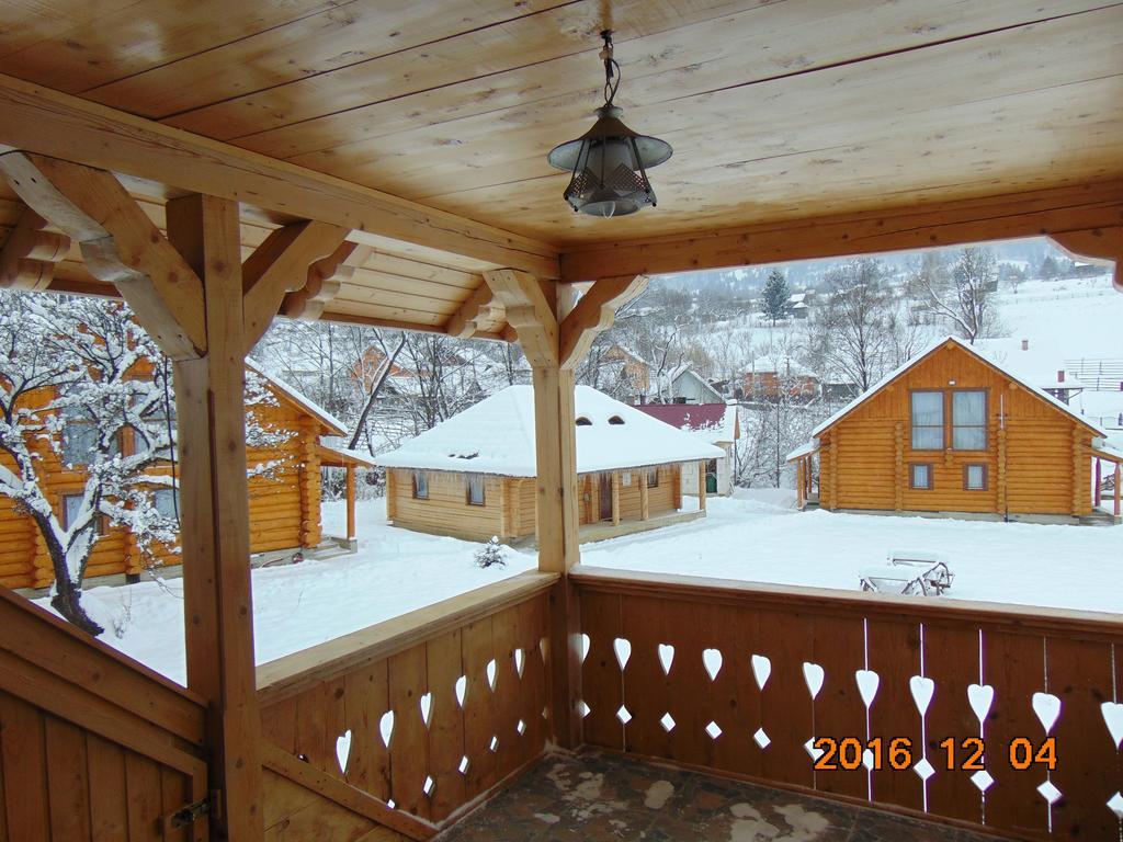 Отель Casutele Din Мойсей Экстерьер фото